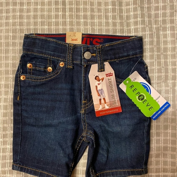 Levi’s Slim Shorts size 2T (FW) - Picture 4 of 10